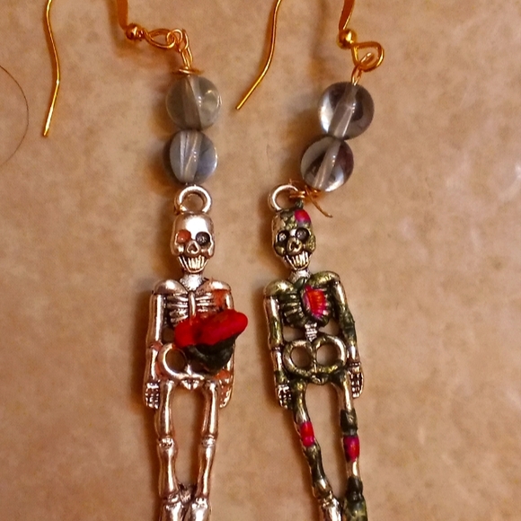 Divine Gothic skeleton earrings - Picture 1 of 1